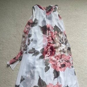 Like new Robbie Bee formal shift white floral dress, size 6